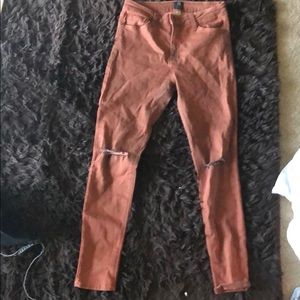 Jeans, rips on knees